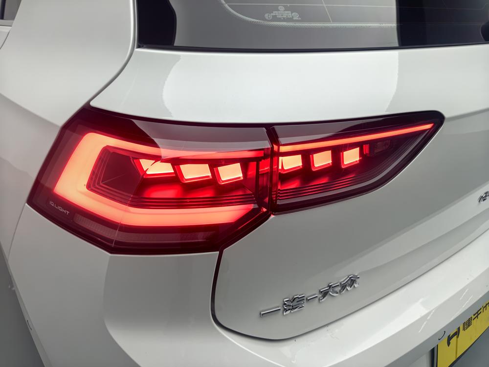 Volkswagen Golf 2024 car image #13