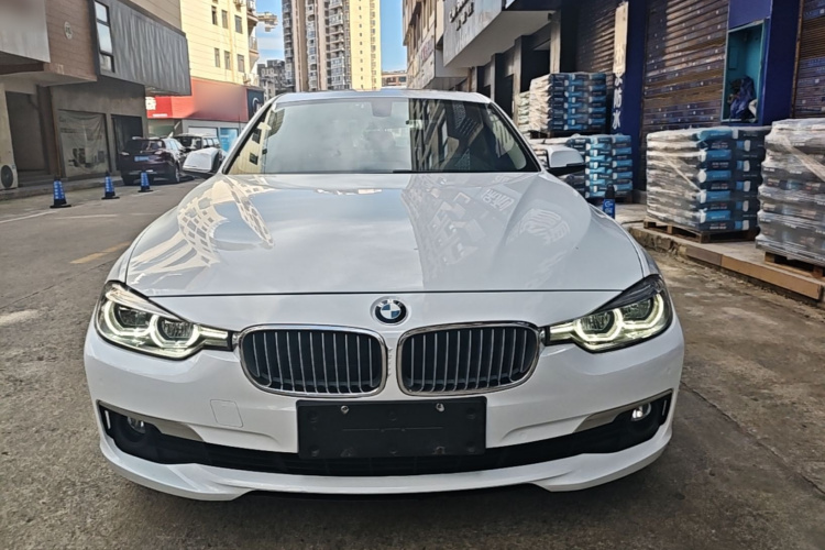 BMW 3 Series 2018 #3 BMW 3 Series 2018 car image #3