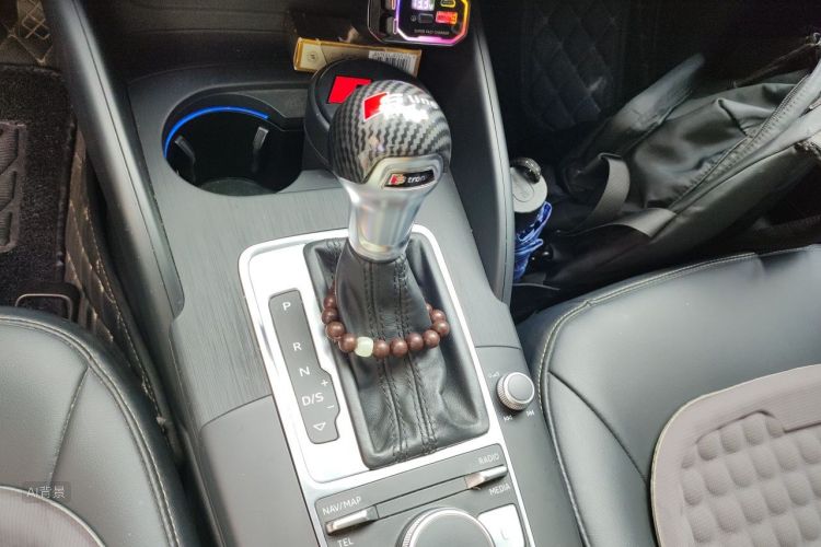 Audi A3 2018 immagine di auto #16