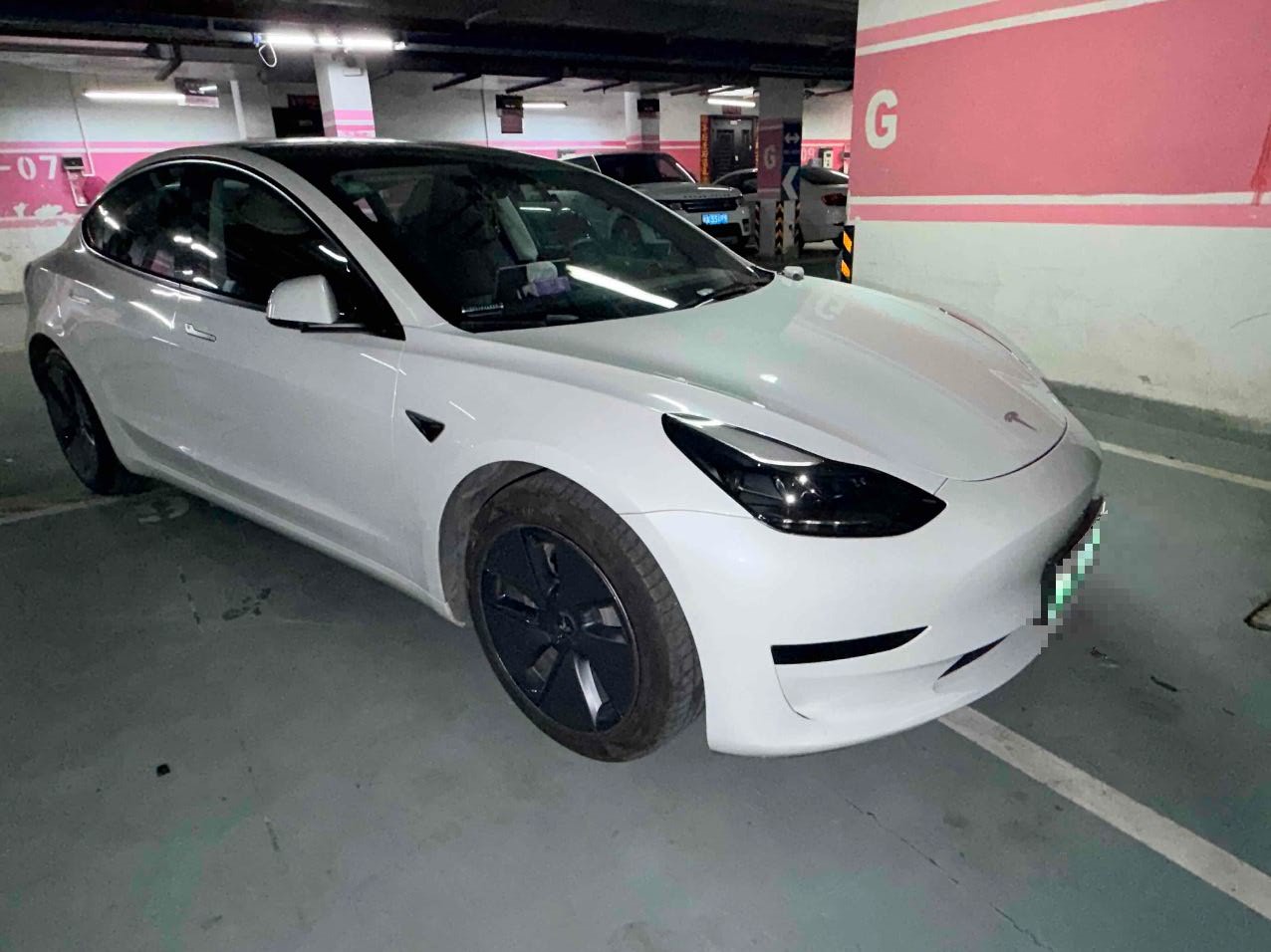 Tesla Model 3 2022 car image #2