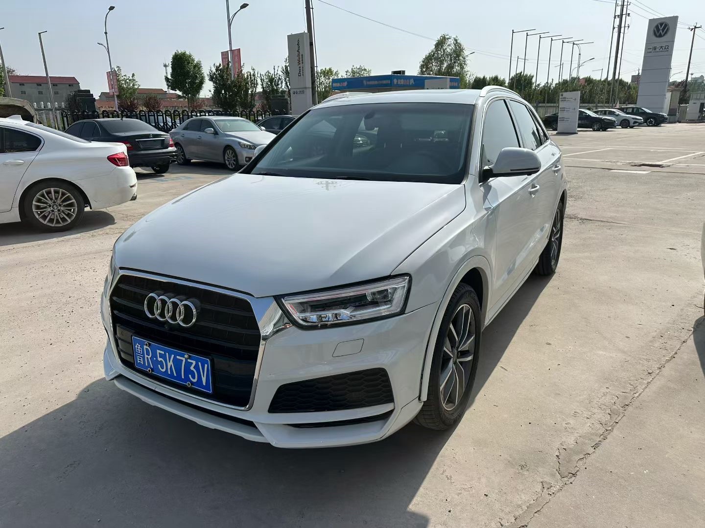 2019 immagine di auto 