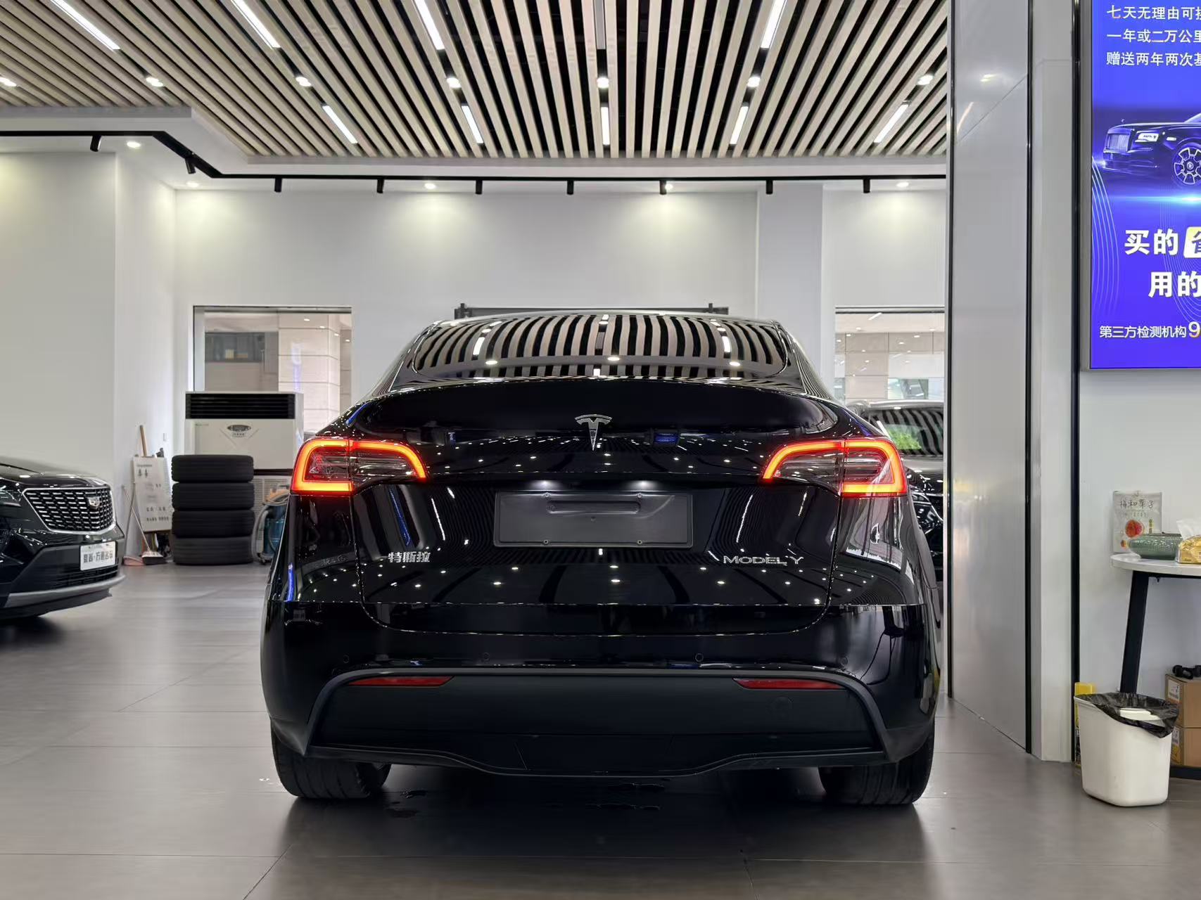 Tesla Model Y 2023 #7 Tesla Model Y 2023 immagine di auto #7