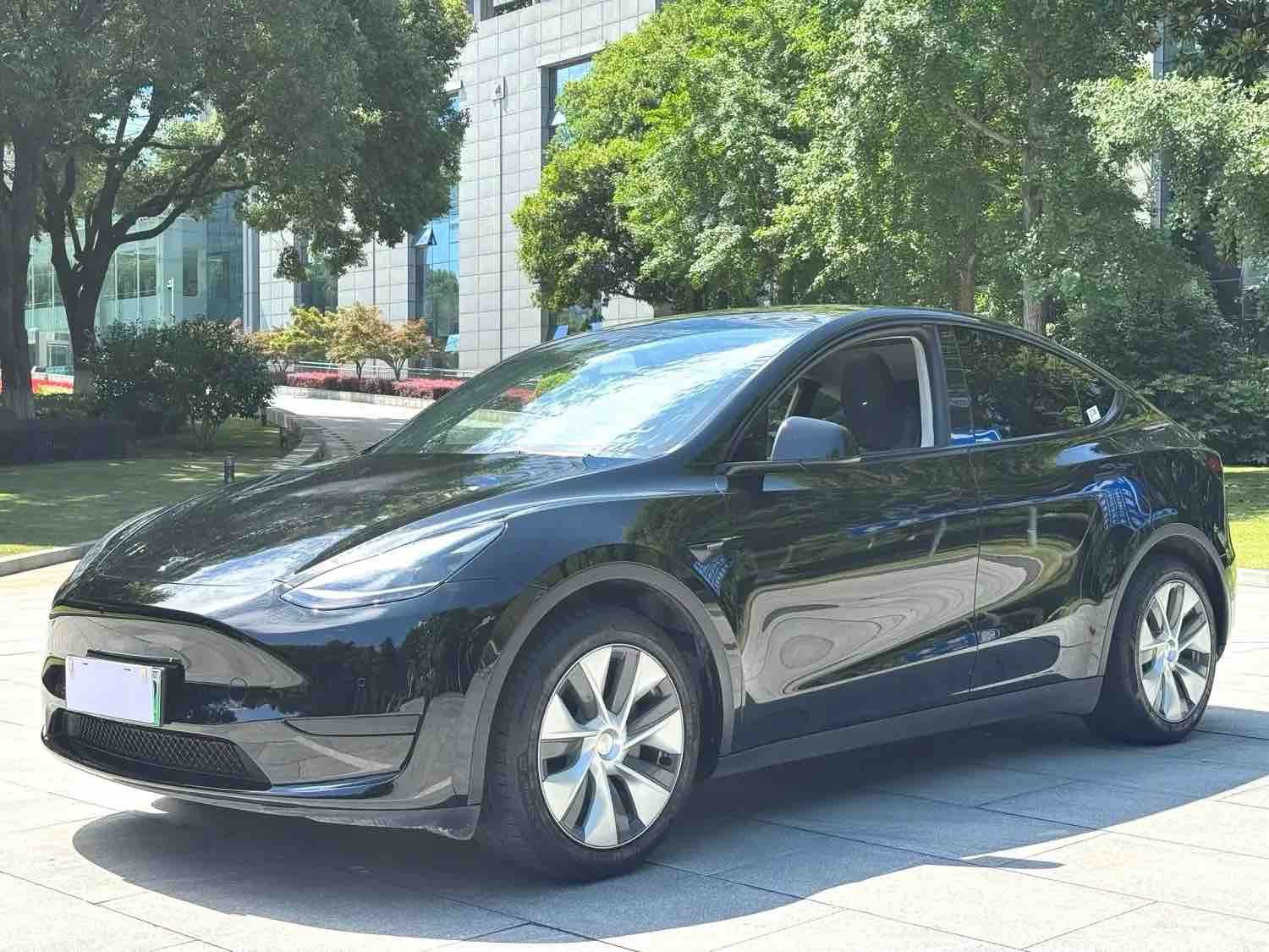 Tesla Model Y 2022 immagine di auto 