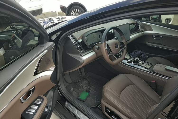BYD Han 2025 car image #12