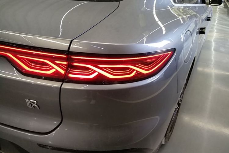 BYD Han 2023 car image #8