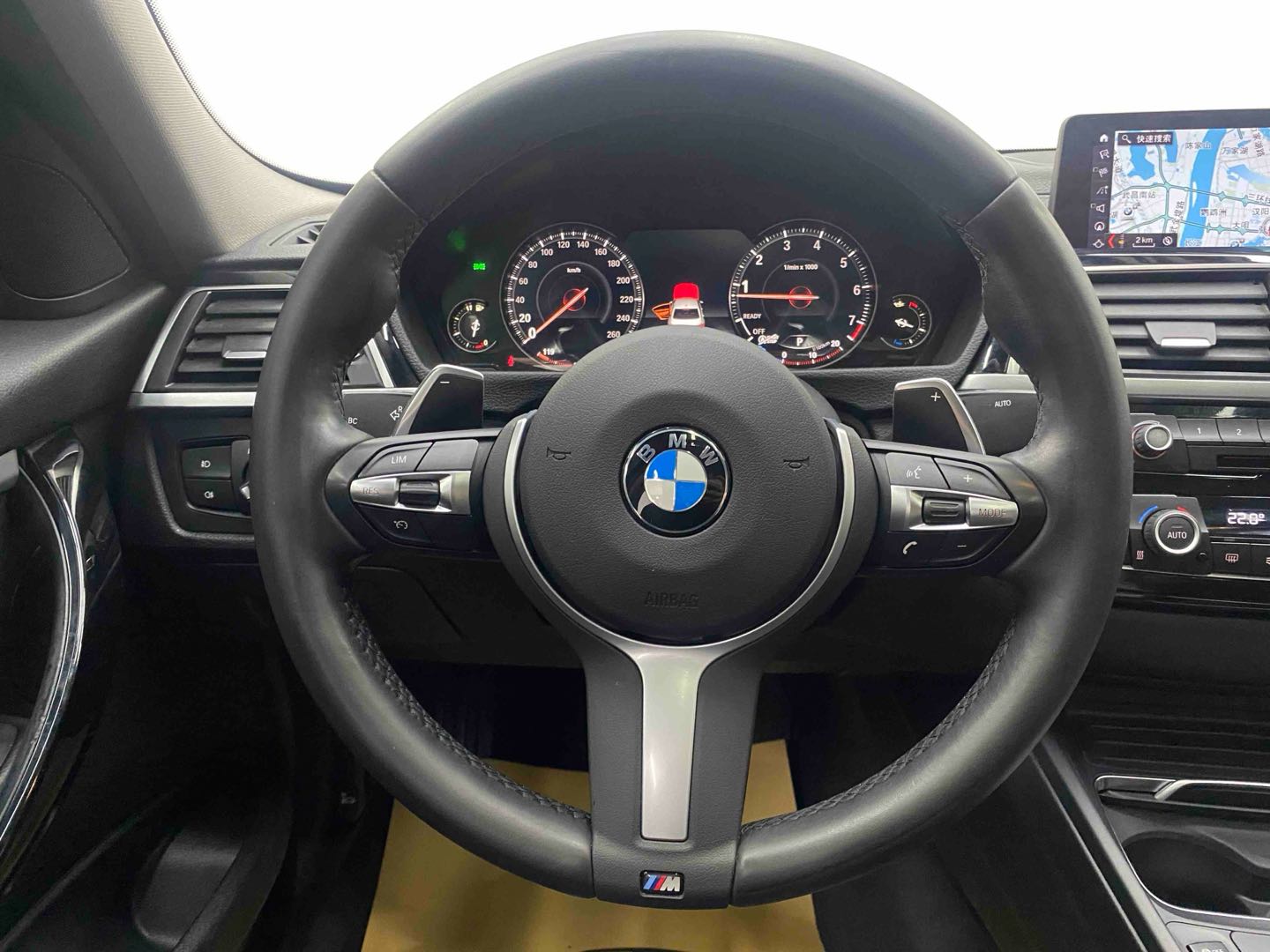 BMW 3 Series 2019 car image #13