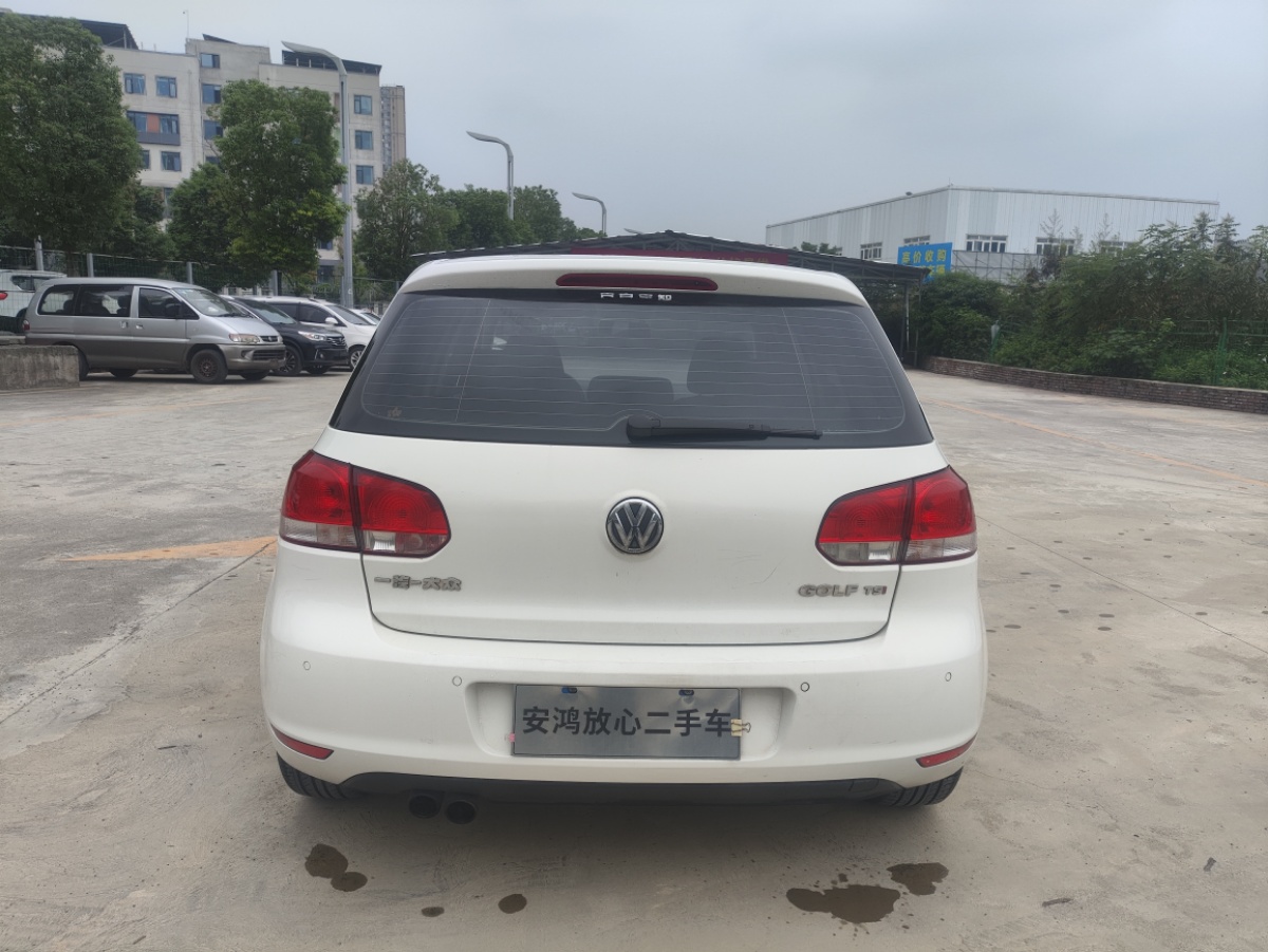 Volkswagen Golf 2014 car image #6
