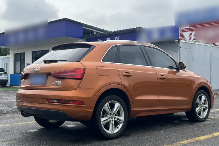 Audi Q3 2016 car image #5