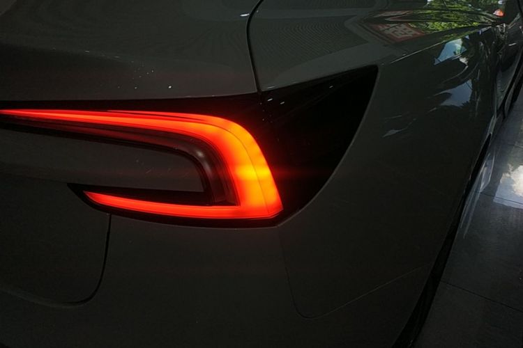 Tesla Model 3 2025 #8 Tesla Model 3 2025 изображение автомобиля #8