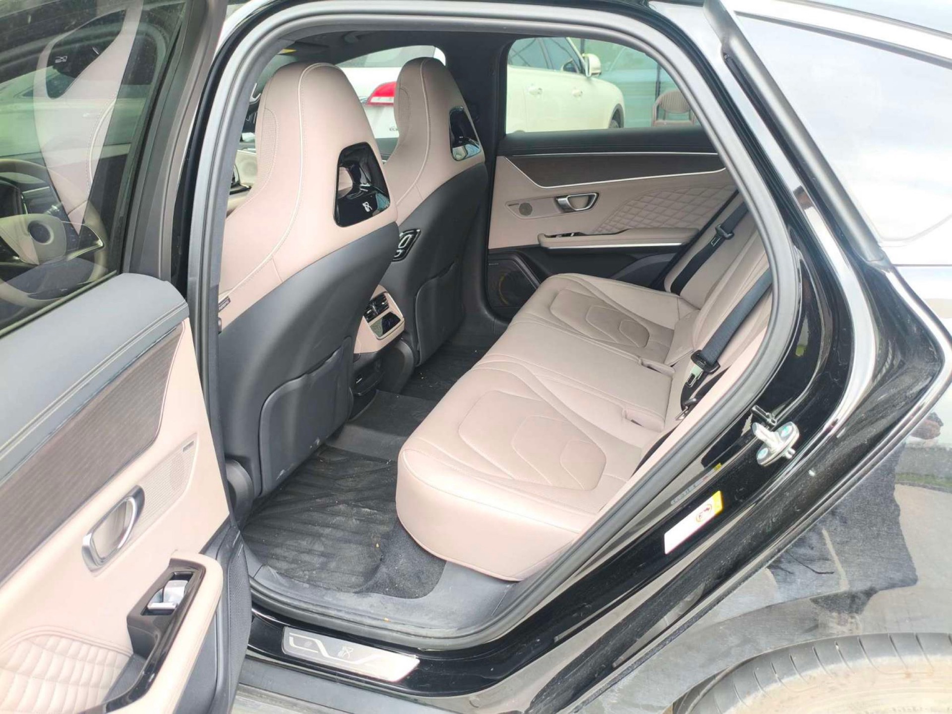 BYD Han 2024 car image #5