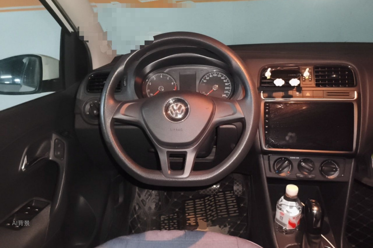 Volkswagen Polo 2017 car image #12