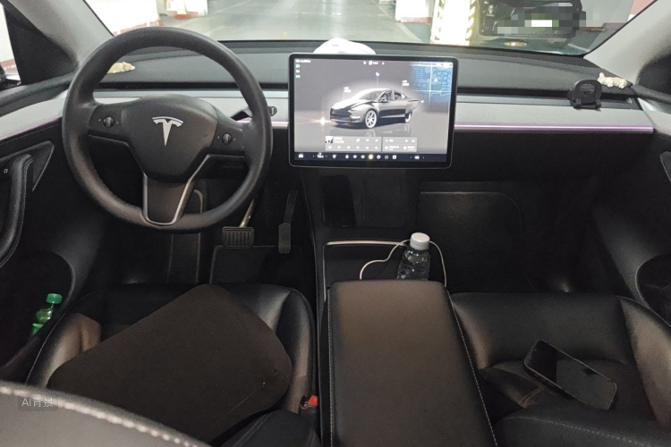 Tesla Model Y 2023 صورة سيارة #11