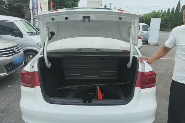 Volkswagen Santana 2016 car image #19