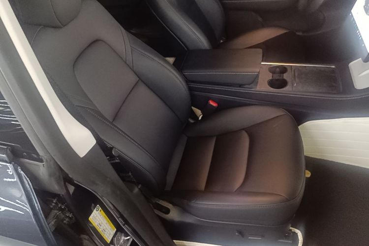 Tesla Model Y 2024 car image #22