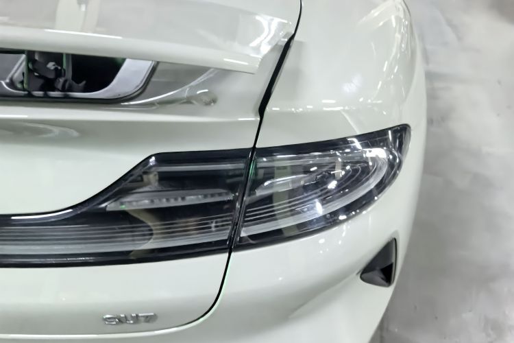 MI SU7 2025 car image #8