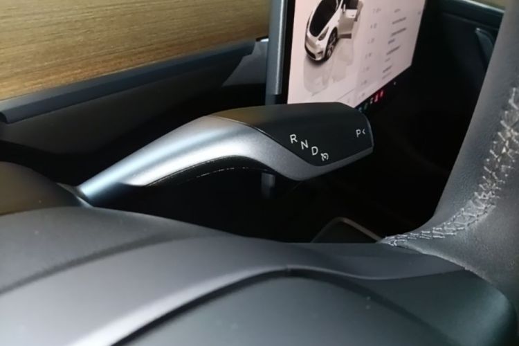 Tesla Model Y 2022 #14 Tesla Model Y 2022 car image #14