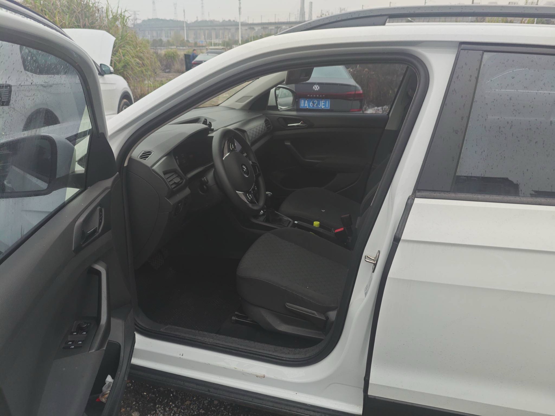 Volkswagen T-Cross 2024 #4 Volkswagen T-Cross 2024 car image #4