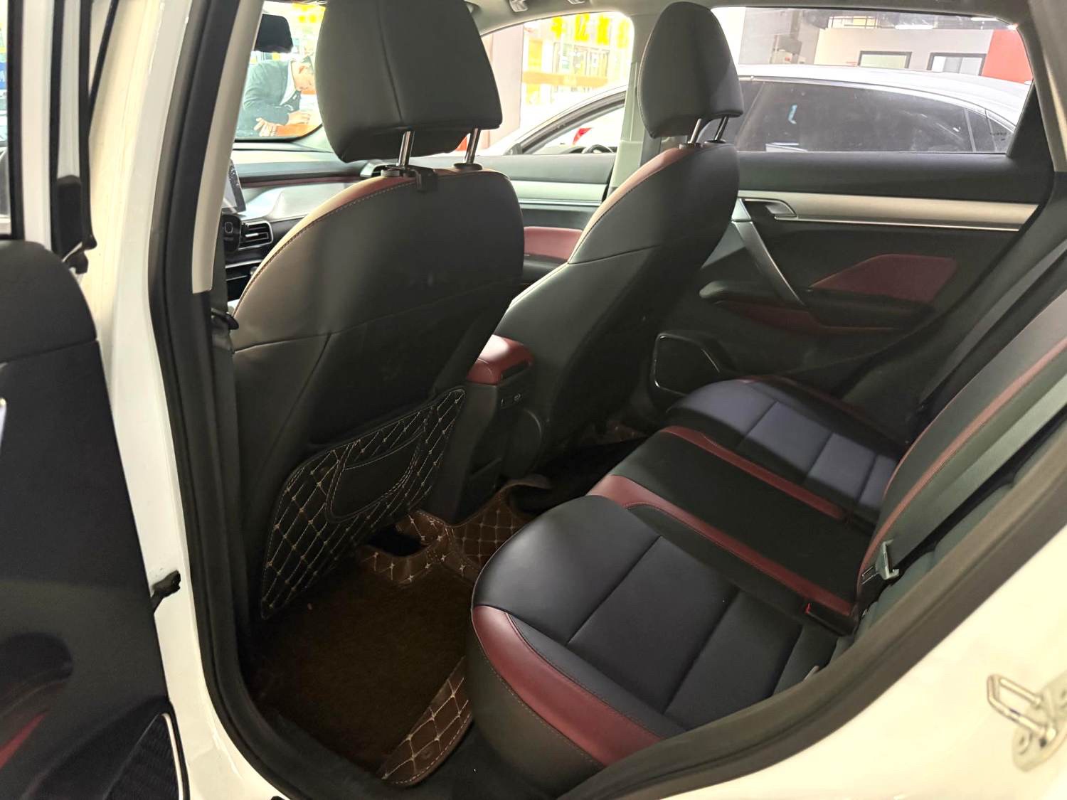 GEELY Coolray 2021 imagen de coche #4