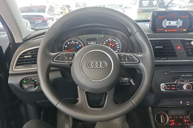 Audi Q3 2019 #11 Audi Q3 2019 car image #11