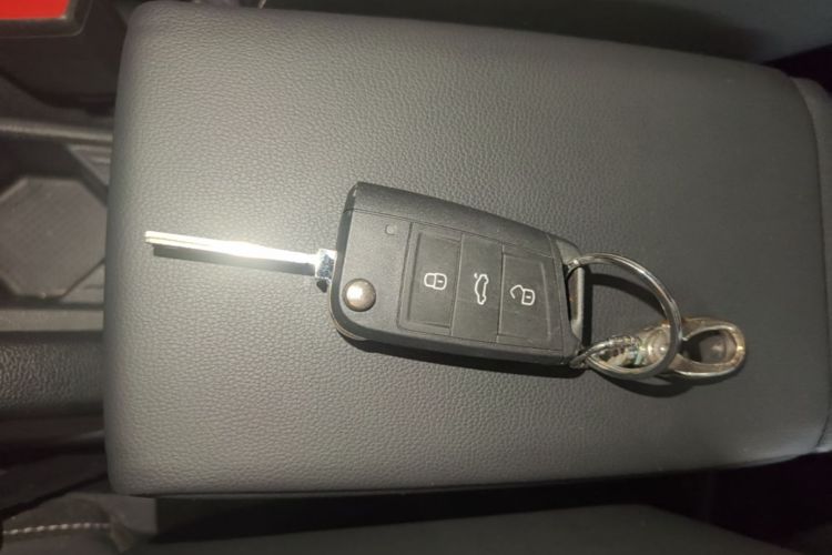 Volkswagen Polo 2020 car image #9