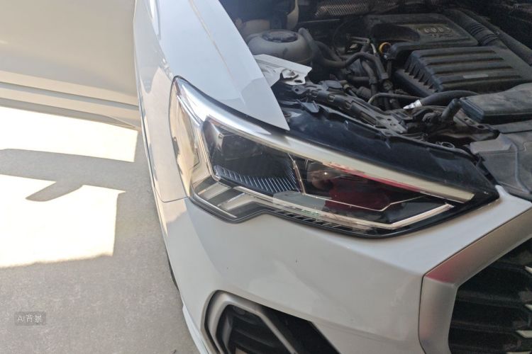 Audi Q3 2020 car image #8