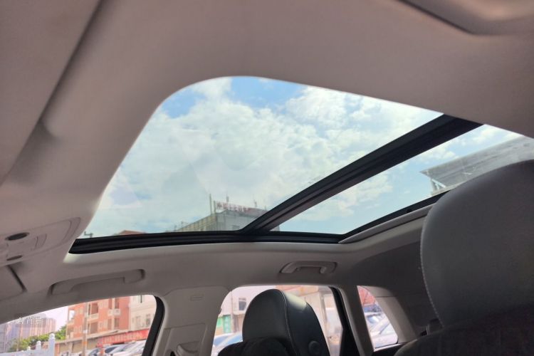 Audi Q3 2019 car image #20