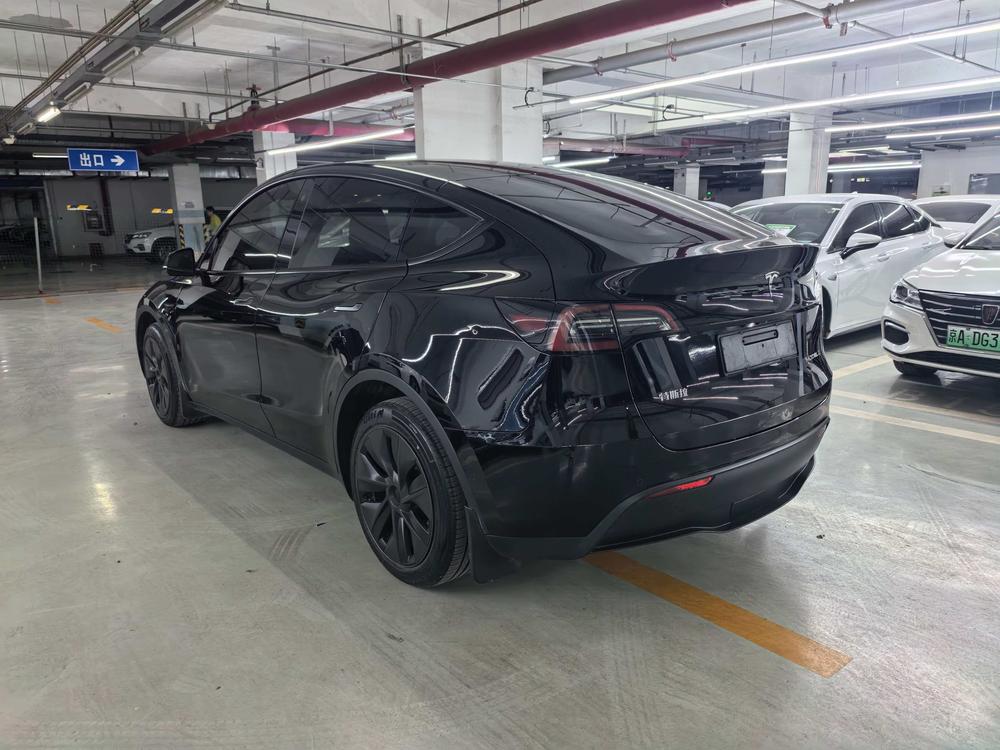 Tesla Model Y 2024 car image #5