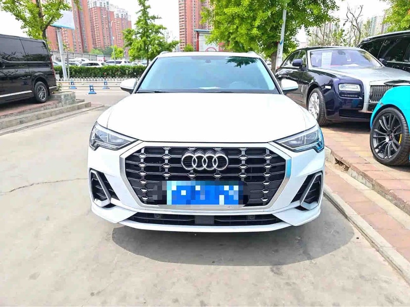 Audi Q3 2023 #4 Audi Q3 2023 car image #4