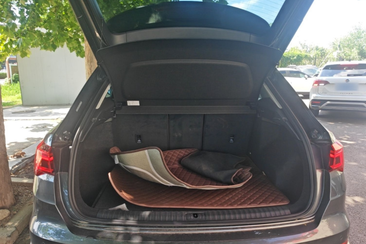 Audi Q3 2021 car image #21