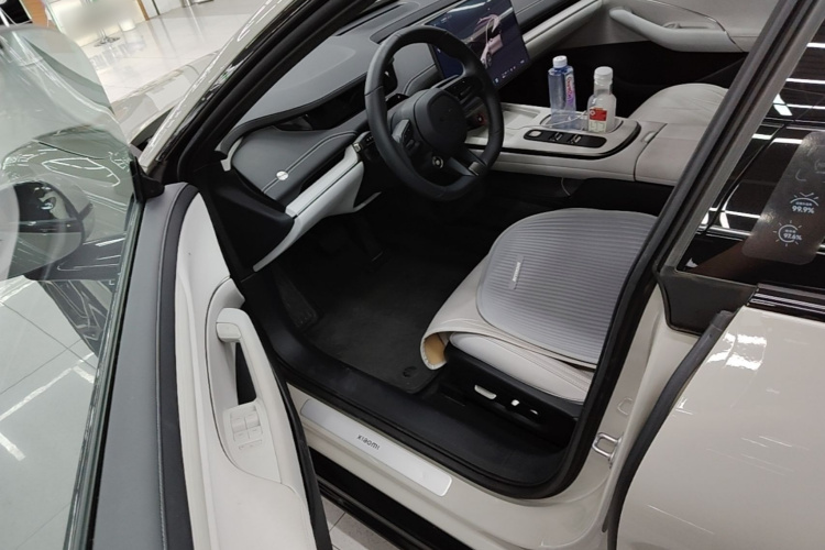 MI SU7 2024 car image #16