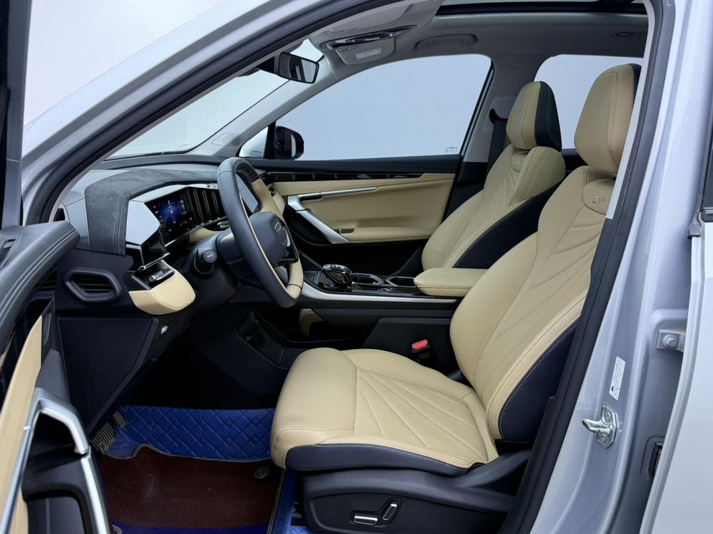 GEELY Boyue L 2024 car image #11