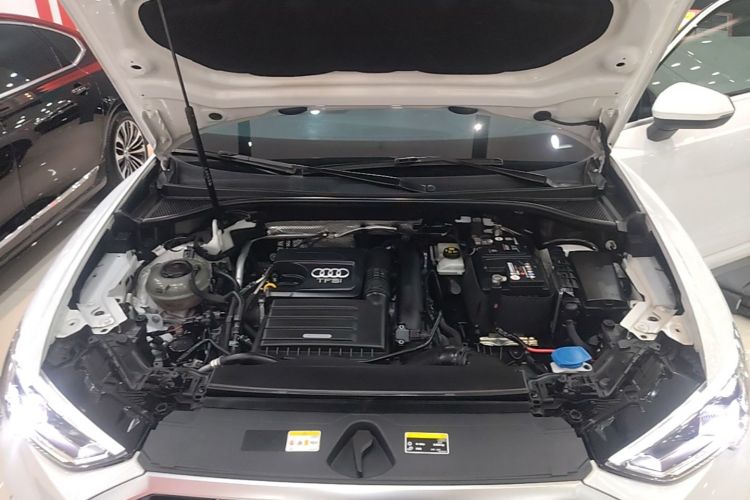 Audi Q3 2022 car image #20