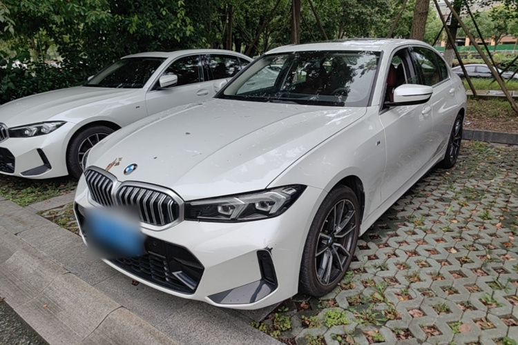 BMW 3 Series 2024 car image #2