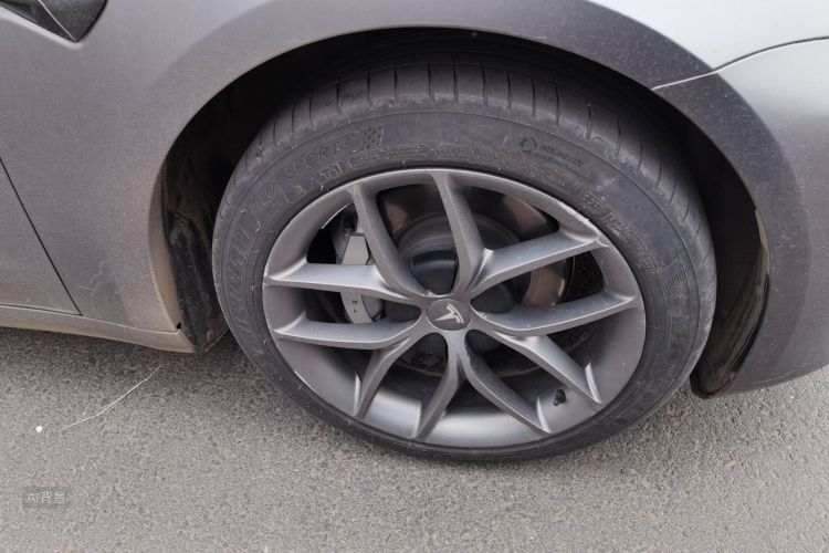 Tesla Model 3 2021 car image #9