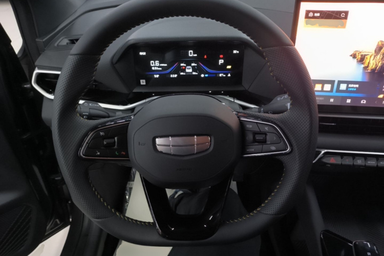 GEELY Coolray 2026 #11 GEELY Coolray 2026 car image #11