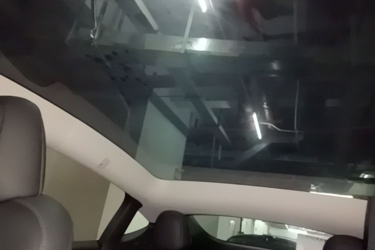 Tesla Model Y 2023 #18 Tesla Model Y 2023 car image #18