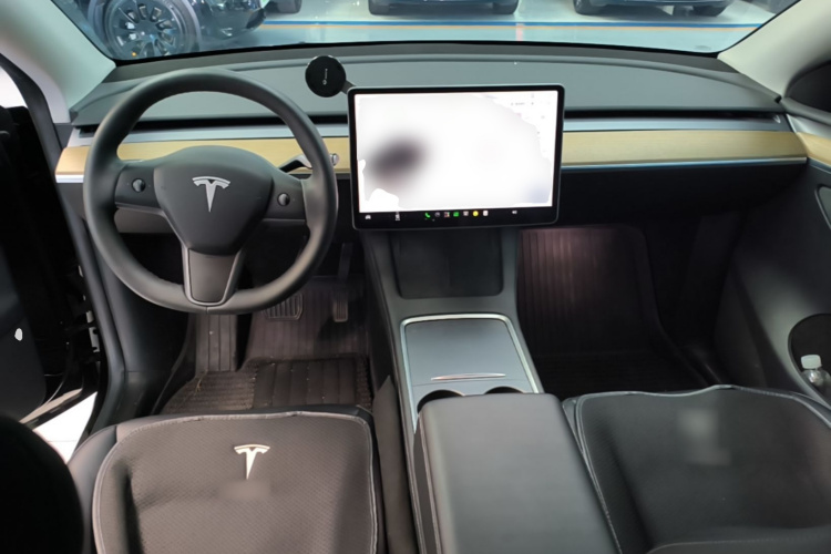 Tesla Model Y 2023 #10 Tesla Model Y 2023 car image #10