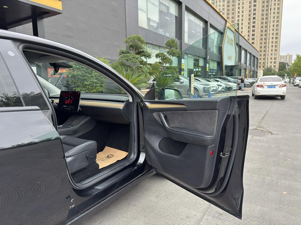 Tesla Model Y 2022 #30 Tesla Model Y 2022 car image #30