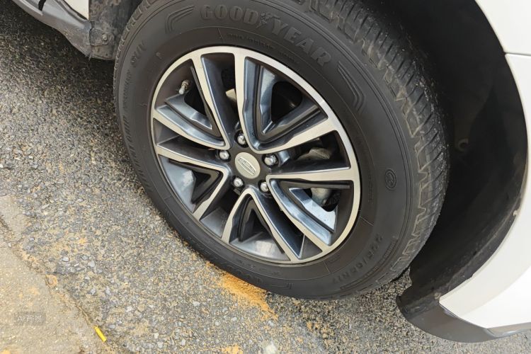 GEELY Vision X6 2018 immagine di auto #9