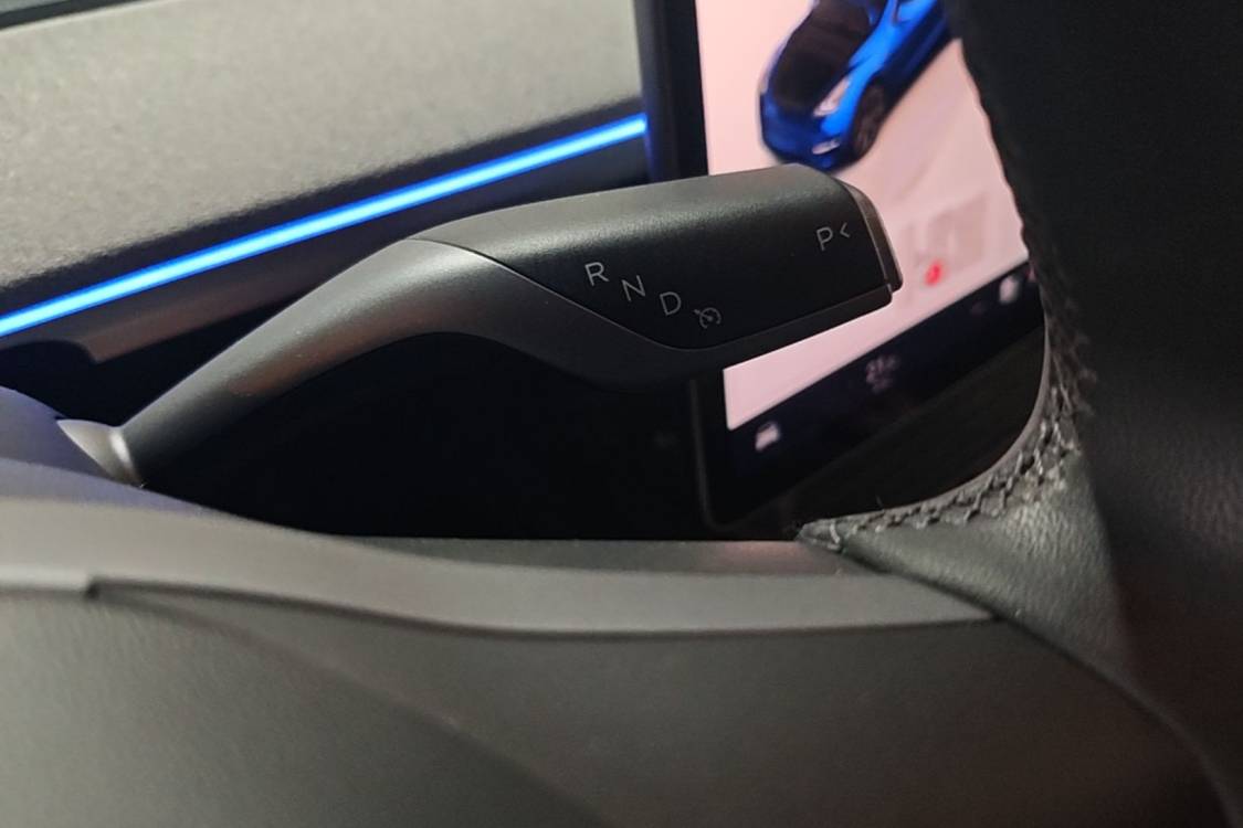 Tesla Model Y 2024 #20 Tesla Model Y 2024 car image #20