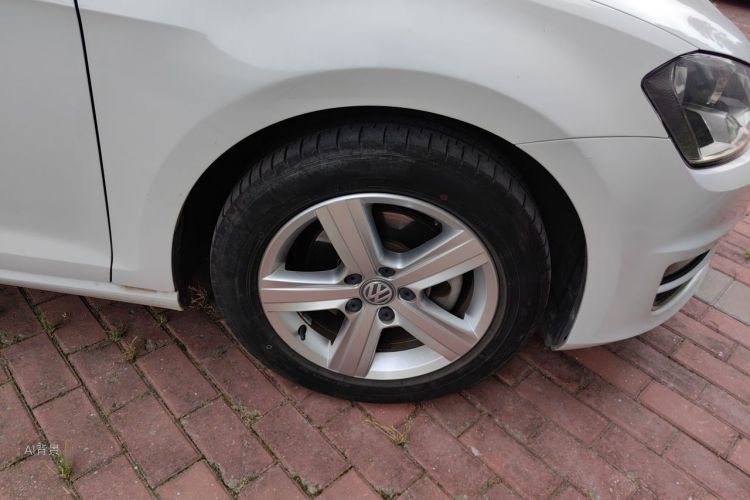 Volkswagen Golf 2015 car image #9