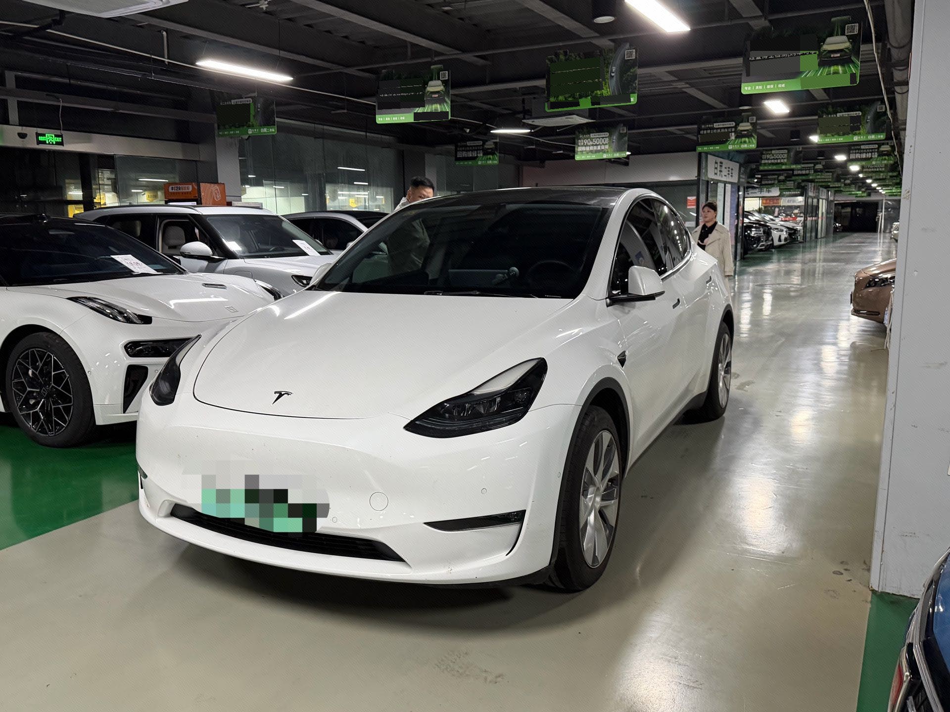 Tesla Model Y 2022 Tesla Model Y 2022 car image