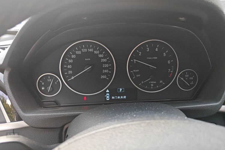 BMW 3 Series 2017 صورة سيارة #13