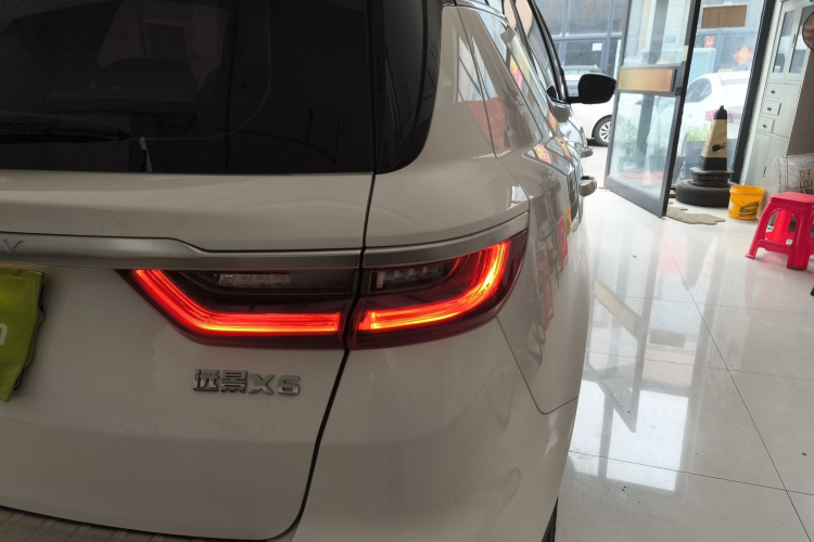 GEELY Vision X6 2020 immagine di auto #8