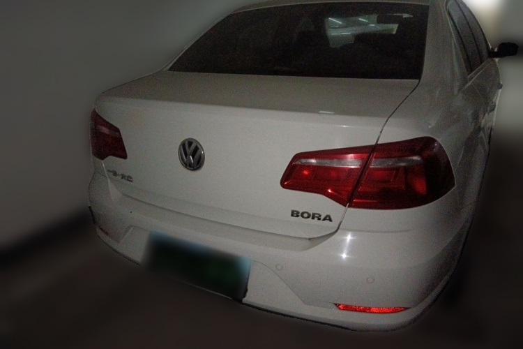 Volkswagen Bora 2016 car image #4