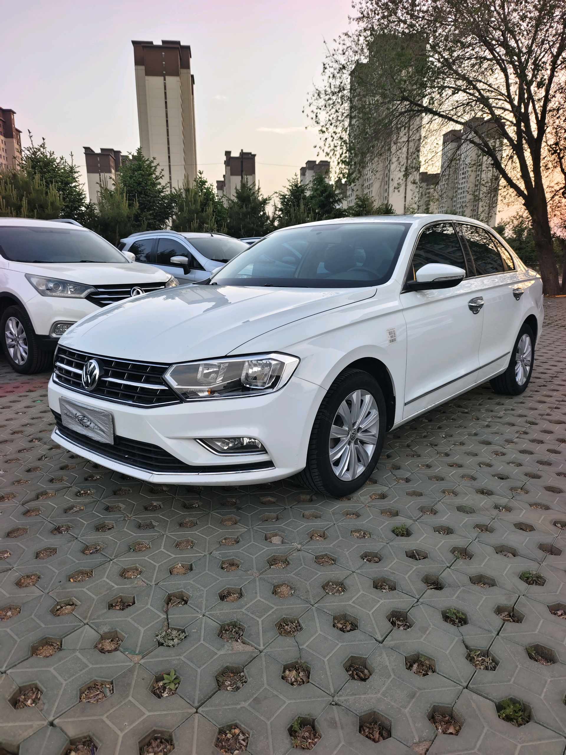 Volkswagen Bora 2016 car image 