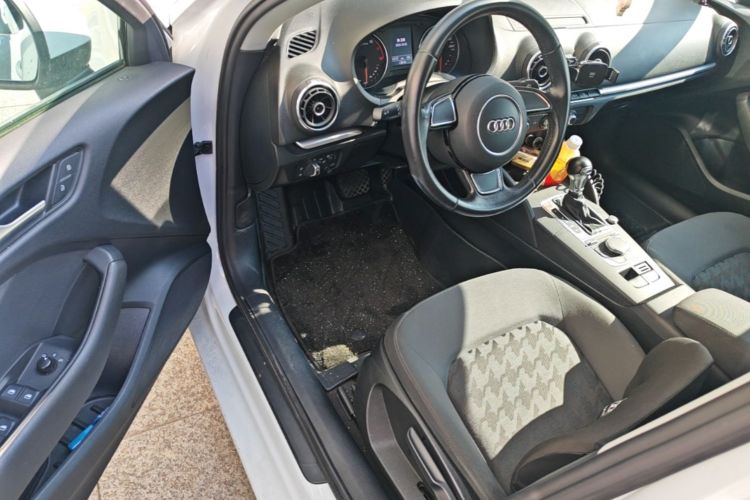 Audi A3 2016 car image #16