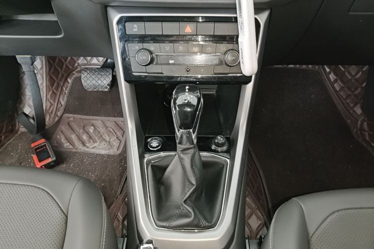 Volkswagen T-Cross 2020 car image #14