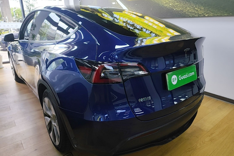 Tesla Model Y 2022 #5 Tesla Model Y 2022 car image #5