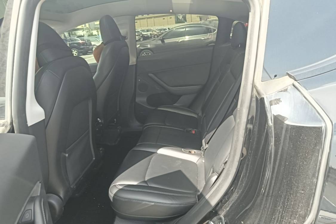 Tesla Model Y 2024 #13 Tesla Model Y 2024 car image #13